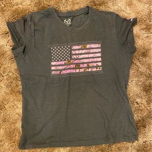 Cameo American flag real tree short sleeve shirt